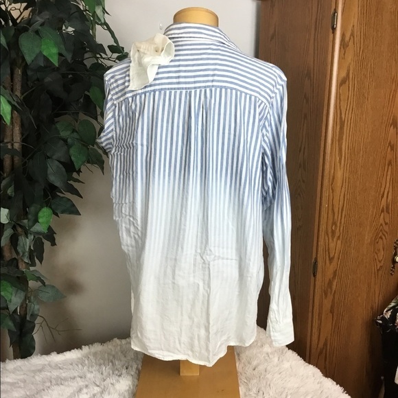 MOSSIMO Supply Co L blue & white stripe long sleeve button down - Picture 9 of 12